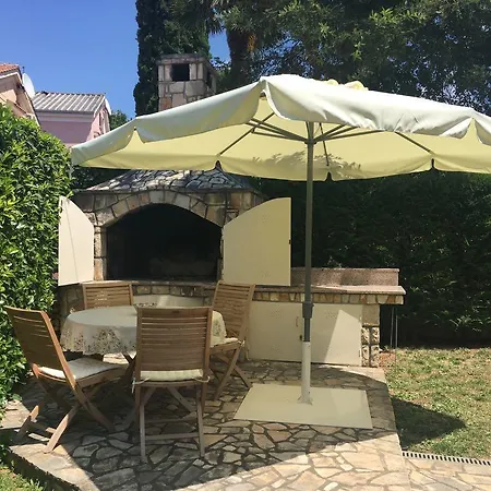 Apartment Mladen *